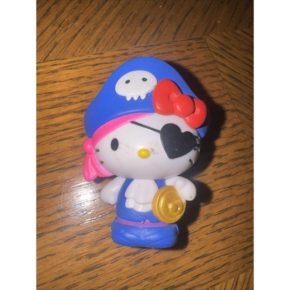 Sanrio Hello Kitty Collectible Mini Figure Series 1: Pirate